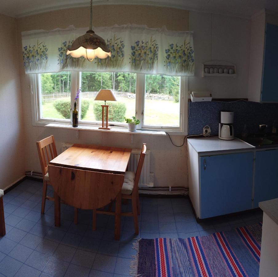 Stuga Vad Vatten Åsarp Esterno foto